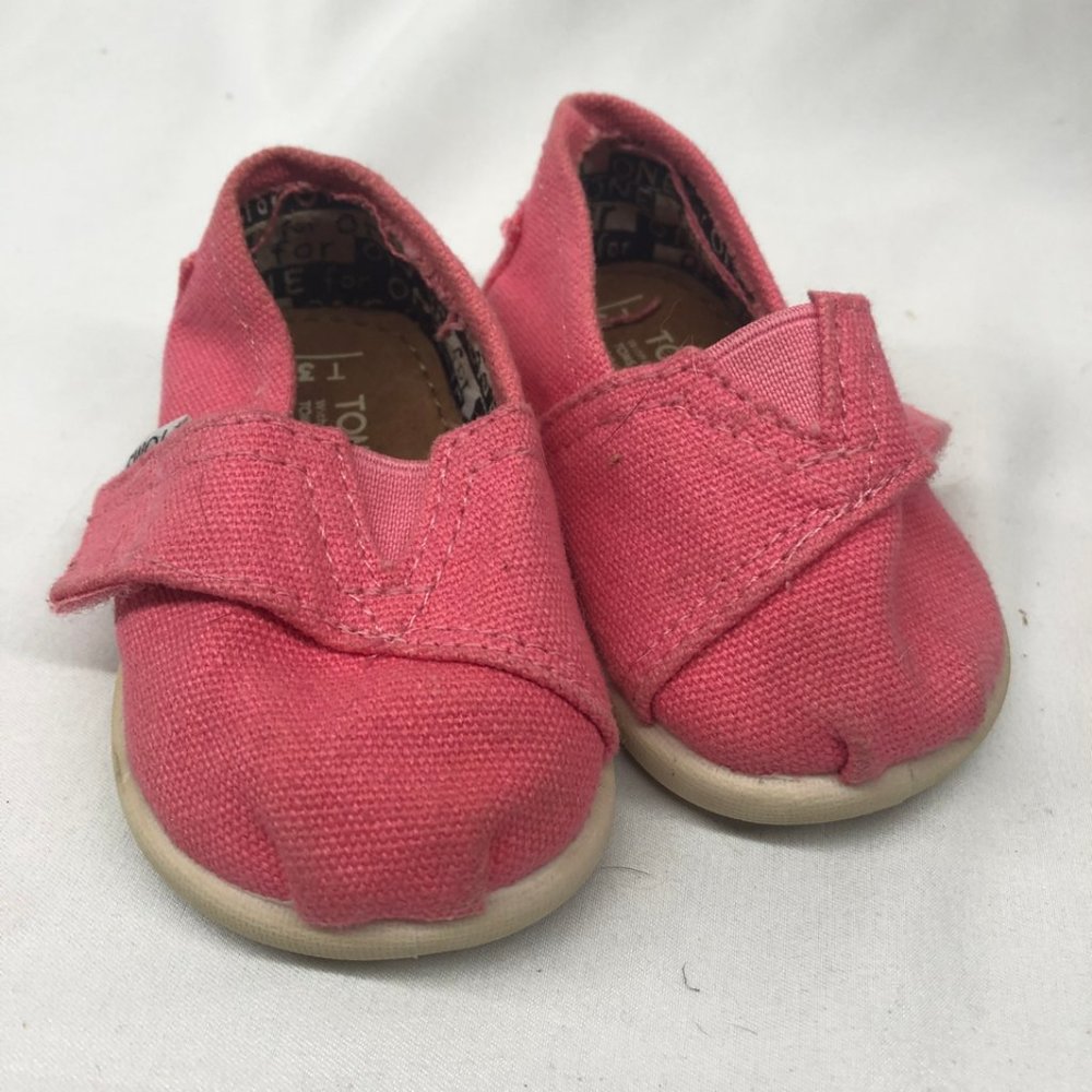 Toms One for One Pink Sneaker Shoes   Size T3